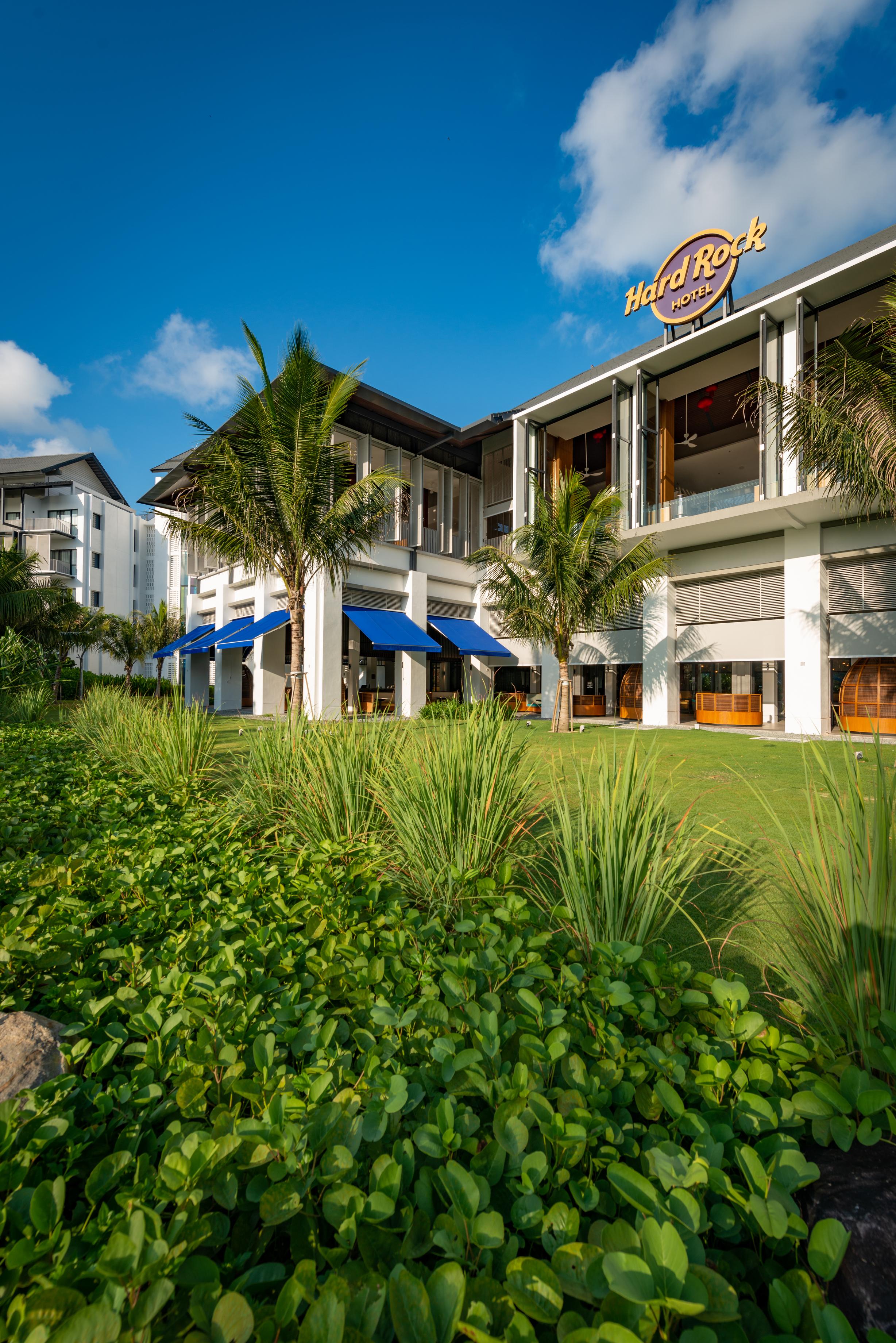 Hard Rock Hotel Desaru Coast Eksteriør billede The Village